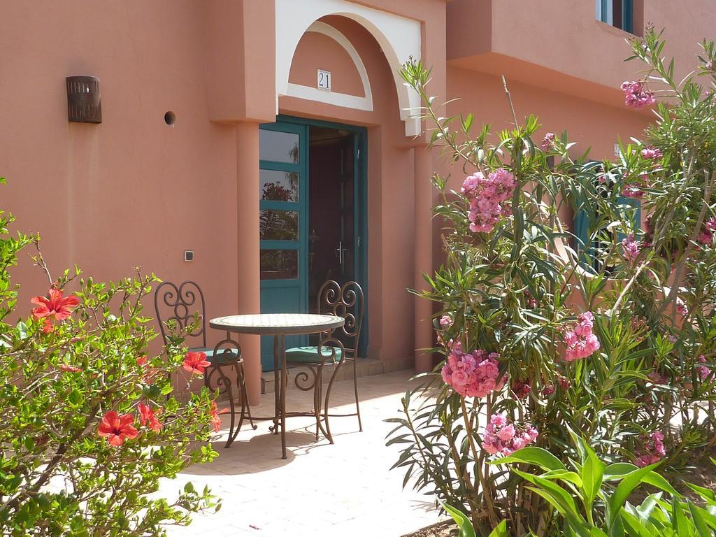 Les Tourmalines Bed and Breakfast Afeggou Buitenkant foto